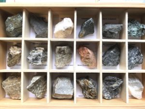 Collection de 18 roches métamorphiques