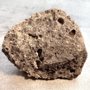 Lot de 12 roches identiques basalte demi-deuil
