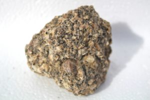 Lot de 12 roches identiques granite altéré