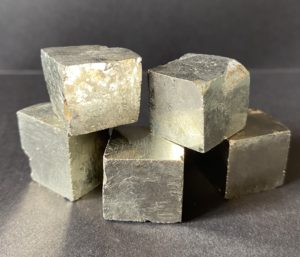 Cubes de cristal de pyrite provenant du Pérou, lot de 5